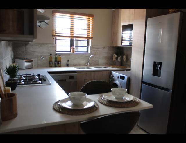 3 BEDROOM APARTMENT FOR SALE IN ROODEPARK ECO ESTATE